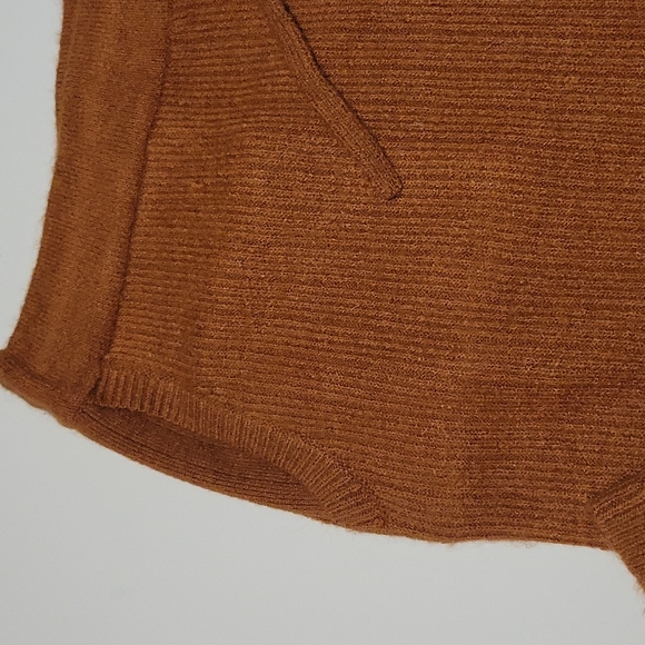 DKNY Cashmere Blend Jogger Set - Picture 9 of 16